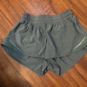 Lululemon shorts sage green! Hotty Hot shorts 2.5”